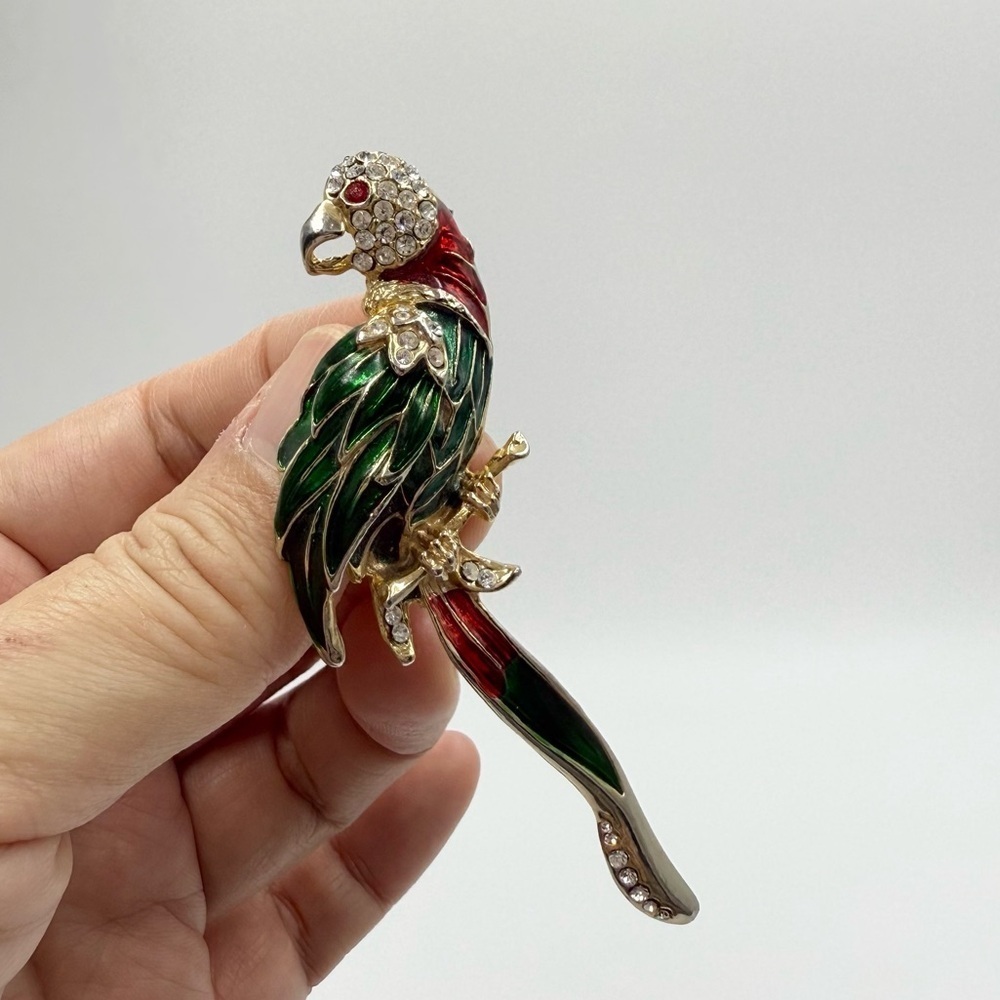 Vintage Macaw Parrot Bird Brooch Enamel Gold Tone With White Rhinestones